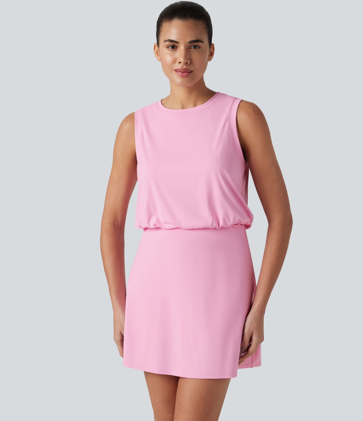 Robe de sport mini de yoga SoftlyZero™ col rond sans manches 2-en-1 effet frais InstantCool avec poches, accès facile Easy Peasy