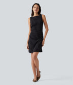 Robe casual mini rayée sans manches à col bateau avec poches