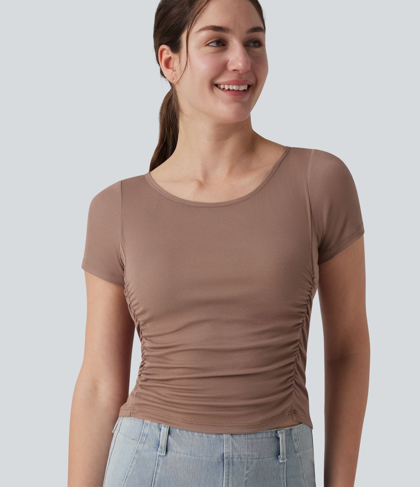 T-shirt casual ajusté côtelé col bateau manches courtes avec fronces et brassière intégrée