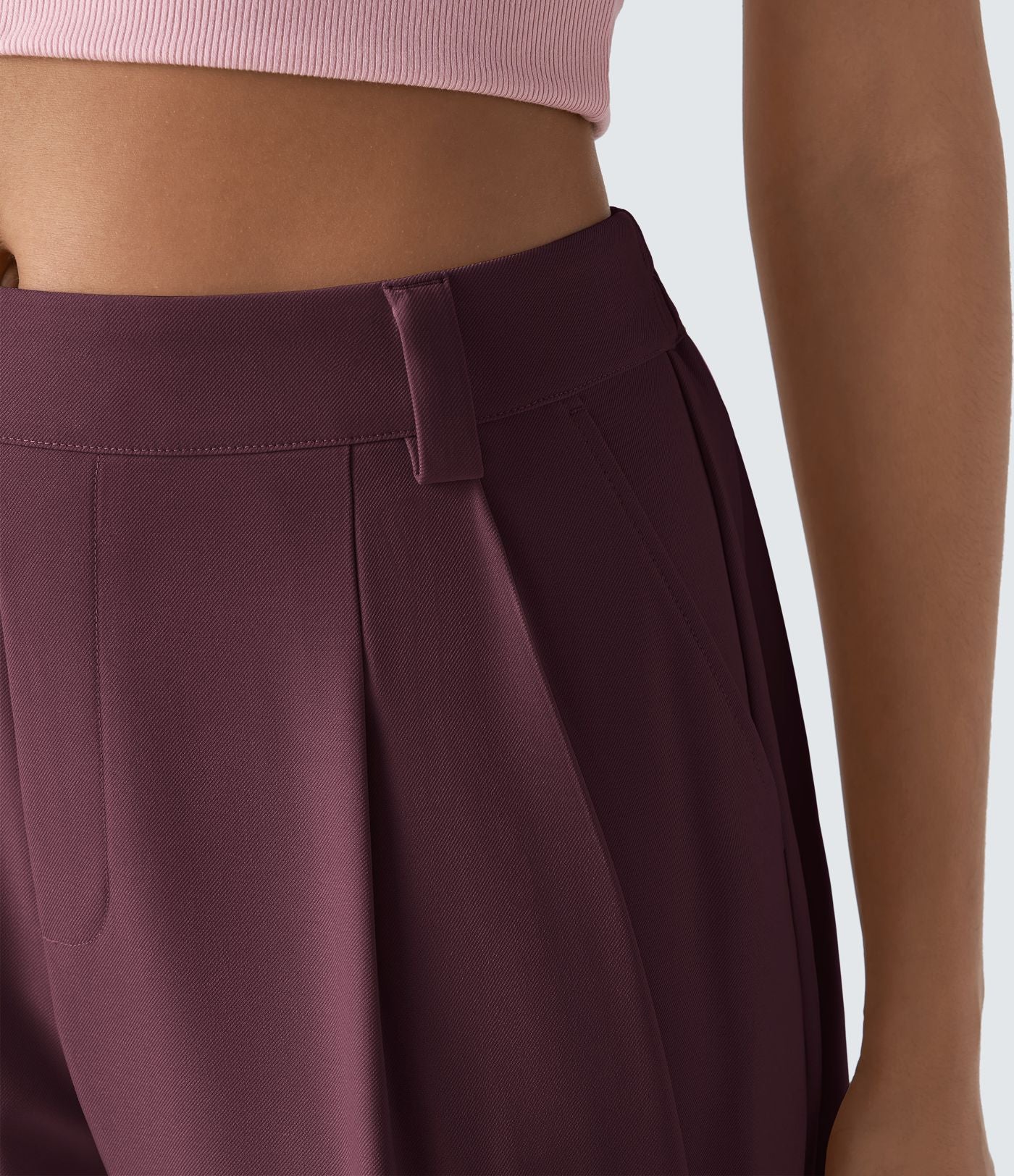 Pantalon tailleur ample, taille moyenne, coupe barrel, à poches