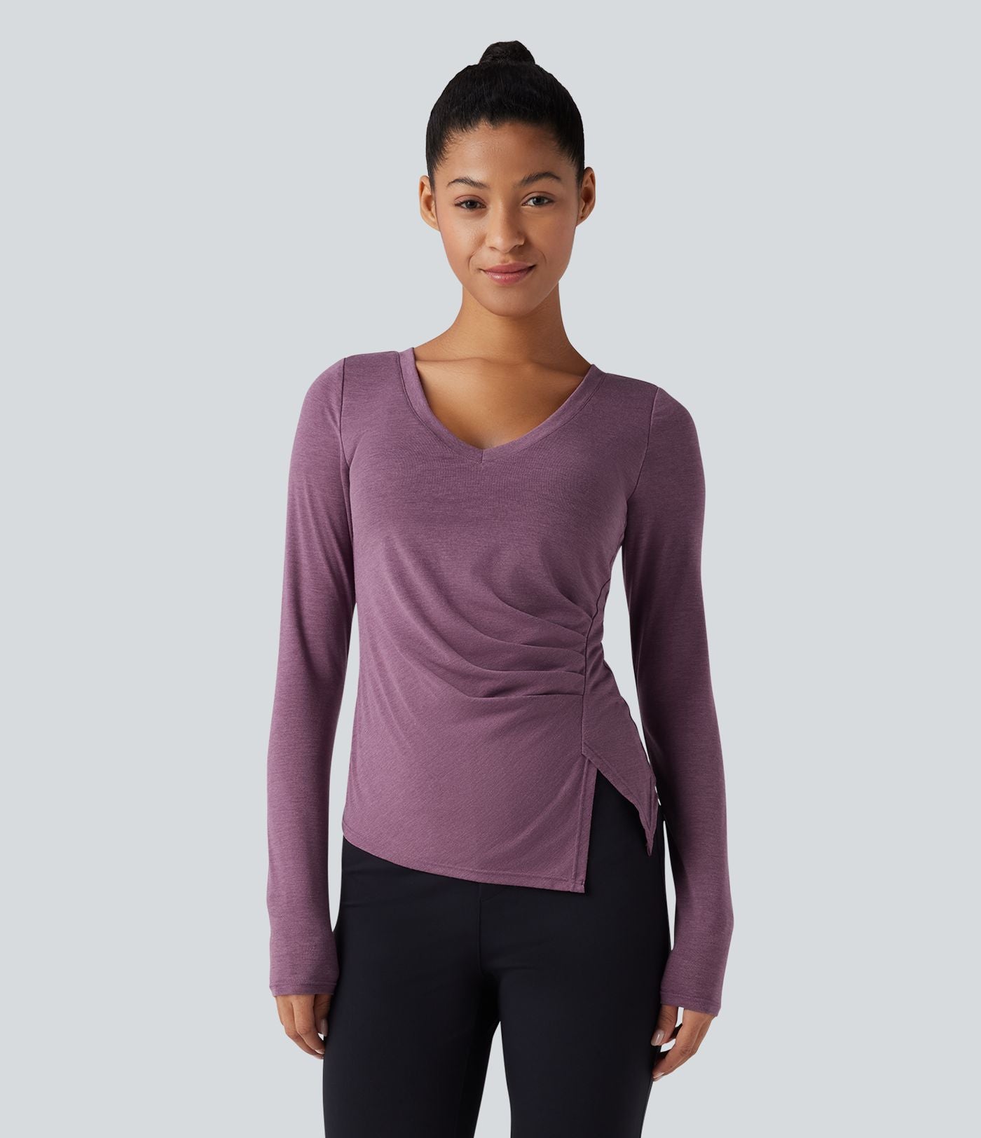 Top casual push-up à col V avec bonnets moulés, manches longues, fronces et ourlet fendu - Bonnet A/B