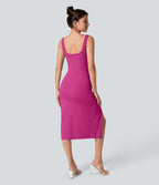 Robe corset midi moulante ruchée à encolure carrée, dos nu, brassière intégrée