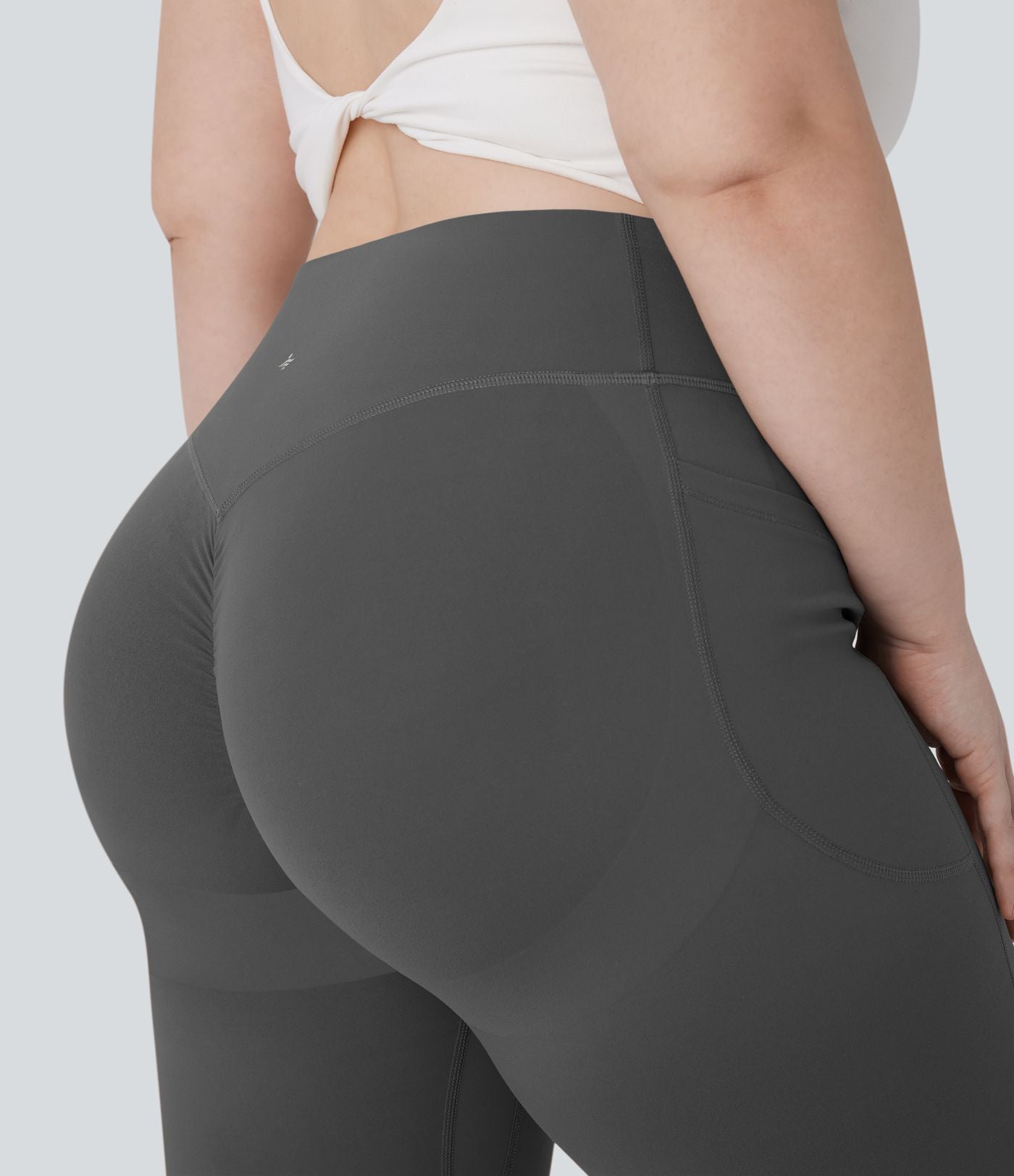 Pantalon de yoga à coupe bootcut gainant galbant taille haute grande taille avec effet scrunch et poches Halara UltraSculpt™