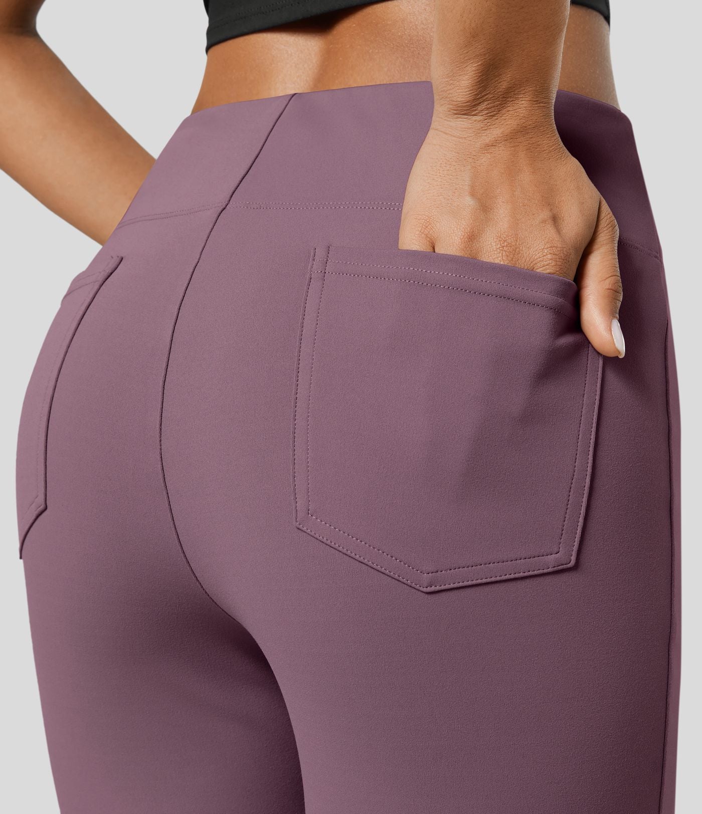 Pantalon tailleur légèrement évasé taille haute avec poches arrière Halara Flex™