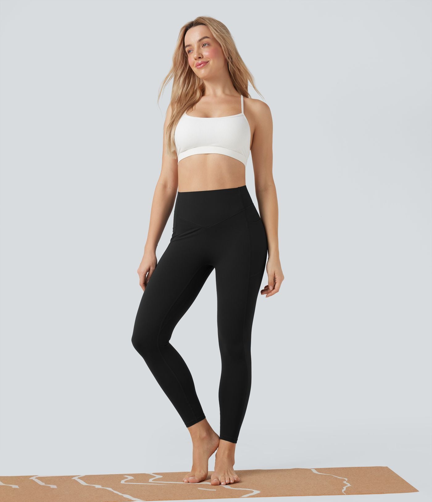Short cycliste 7,5 cm de yoga gainant taille haute à blocs de couleurs et séchage rapide SoftlyZero™