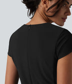 Robe de bureau mini moulante col rond manches courtes avec fermeture éclair invisible et poches