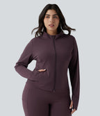 SoftlyZero™ Veste de randonnée grande taille ajustée zippée plissée à col montant avec passants pouces et poches - UPF50+