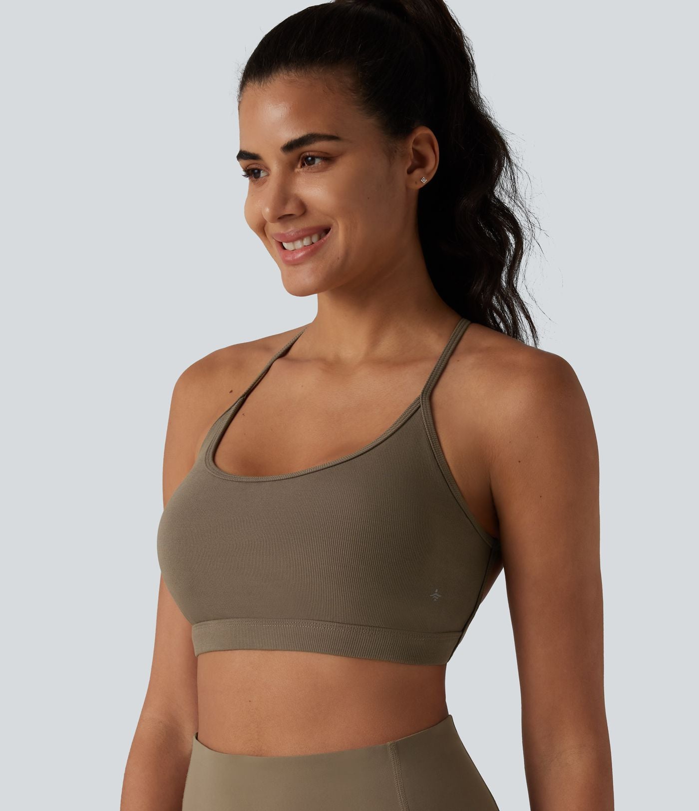 Brassière de sport de yoga en maille côtelée maintien léger dos croisé dos nu avec soutien-gorge intégré