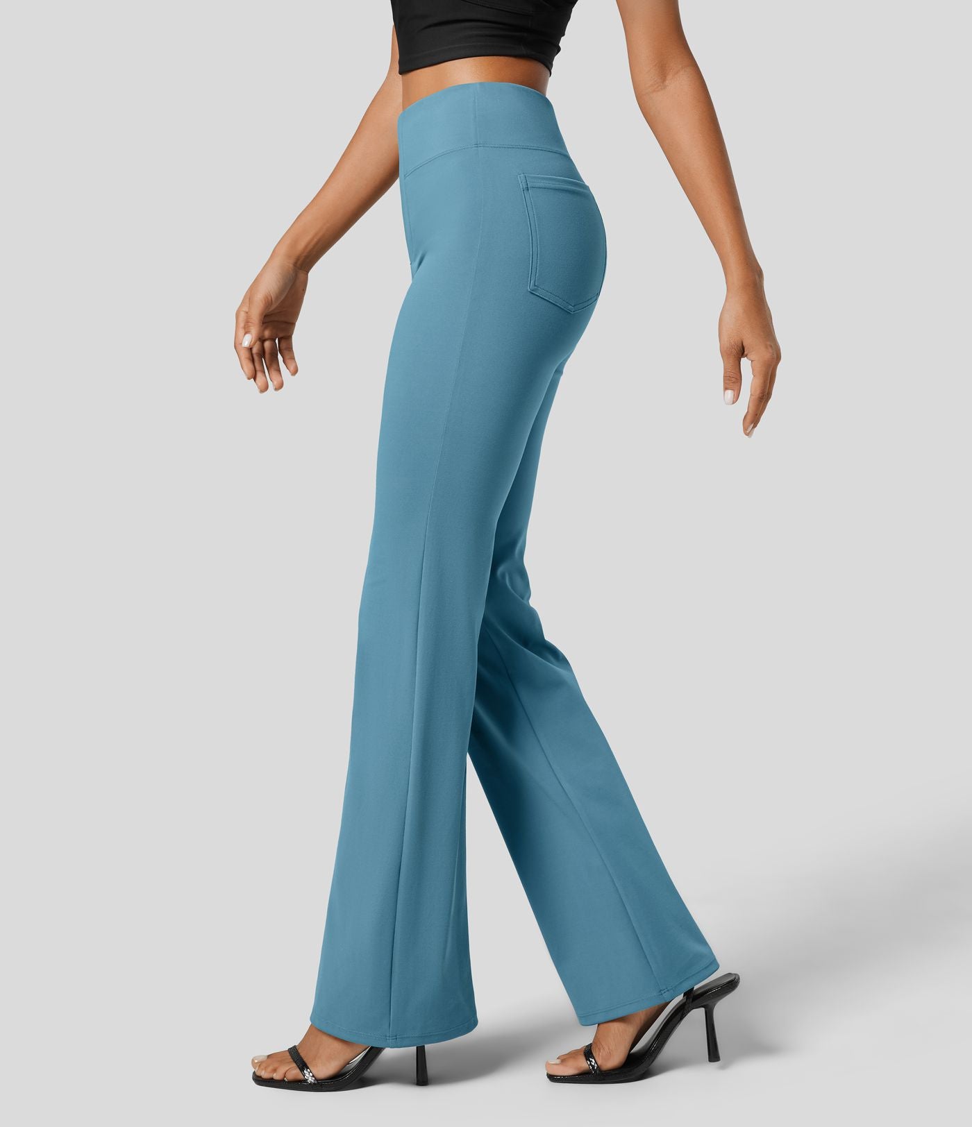 Pantalon tailleur légèrement évasé taille haute avec poches arrière Halara Flex™