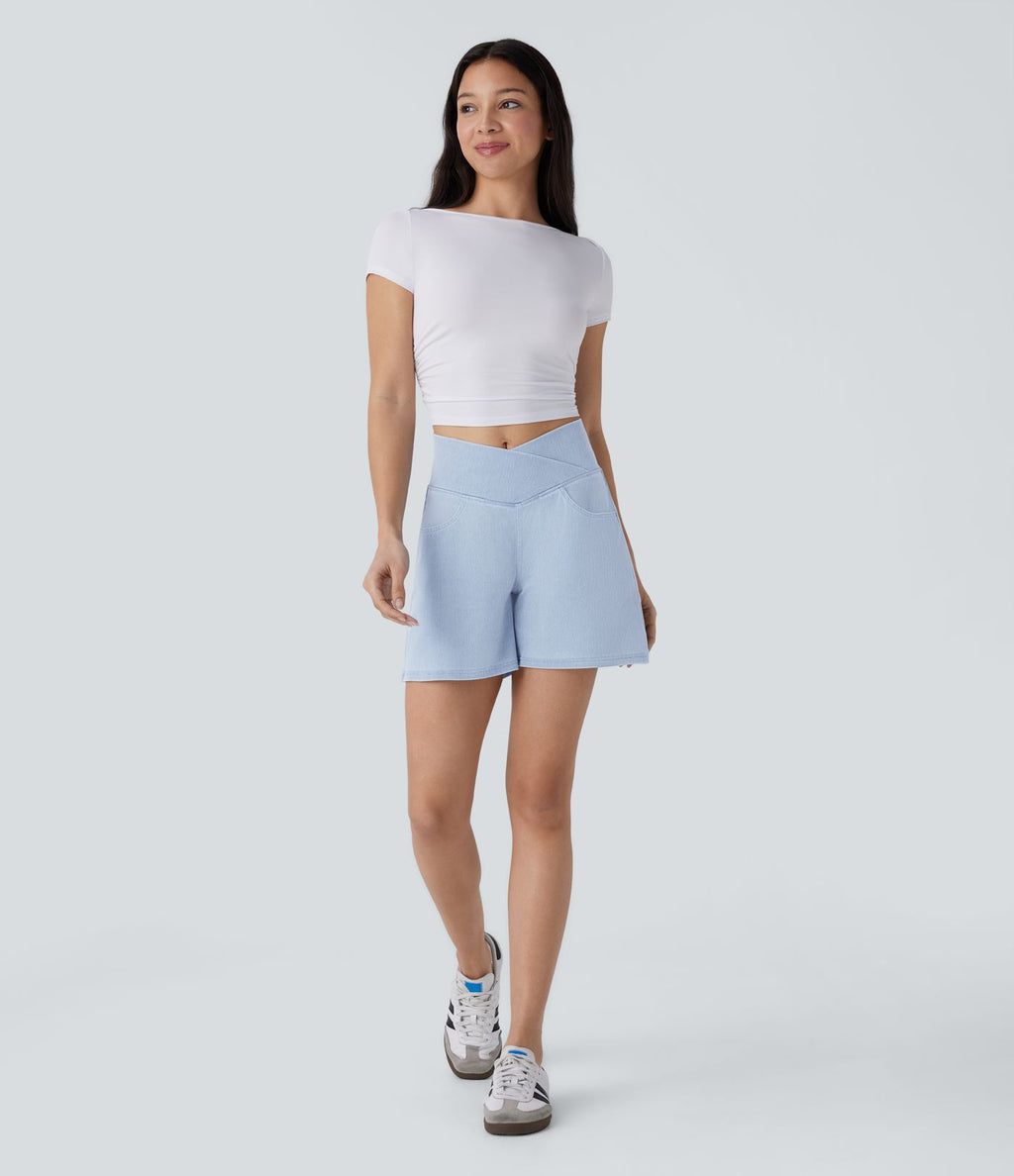 Halara Flex™ Short décontracté évasé à jambe large en denim extensible délavé taille haute croisée avec poches multiples