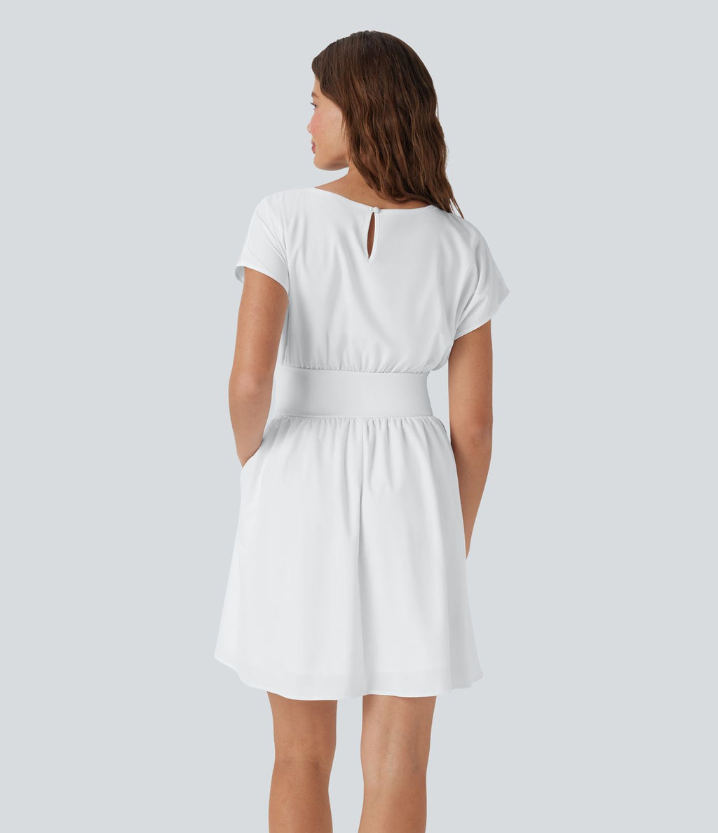 Robe de travail mini Breezeful™ manches chauve-souris courtes fluide séchage rapide avec poches latérales