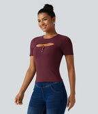 T-shirt en maille côtelée à col rond avec découpe et maintien intégré