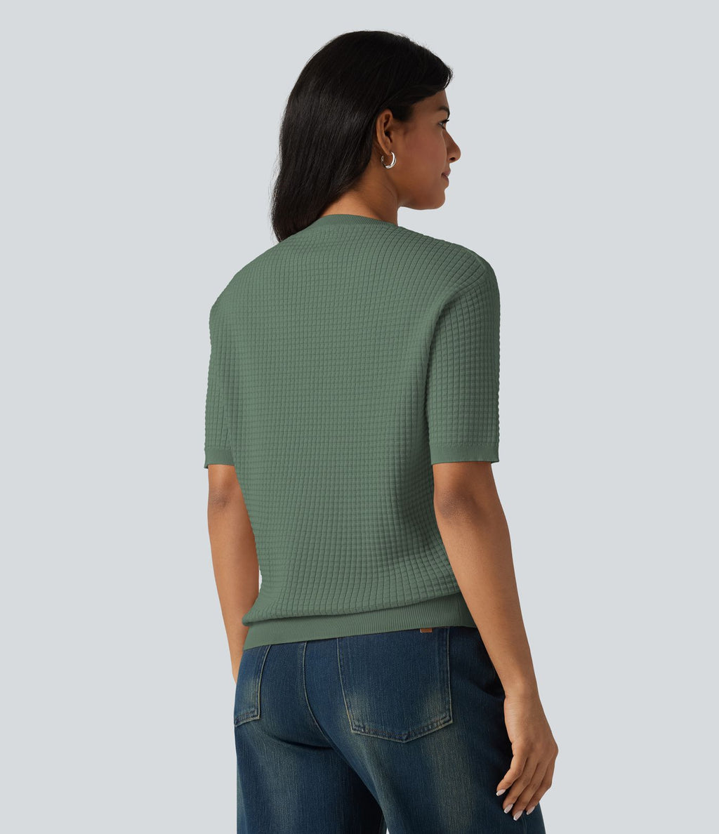 Pull col rond manches courtes en tissu gaufré