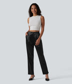 Pantalon tailleur fuselé en satin taille haute avec poches