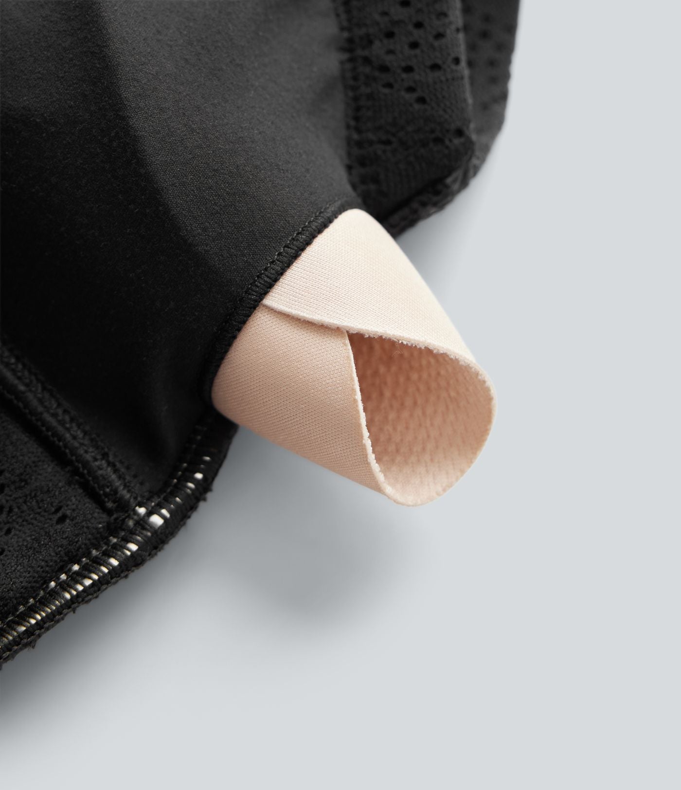 Débardeur de yoga SoftlyZero™ dos nu torsadé avec dentelle contrastée, coussinets amovibles et protection solaire UPF 50+
