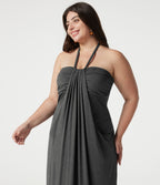 Robe maxi grande taille à col halter avec brassière intégrée, lien noué au dos et poches