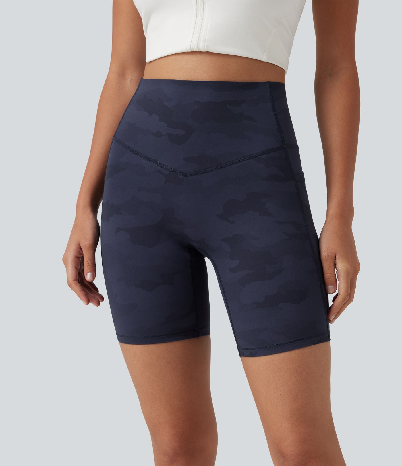 Short cycliste d'entraînement gainant taille haute UltraSculpt™ à imprimé camouflage 17,5 cm avec poches