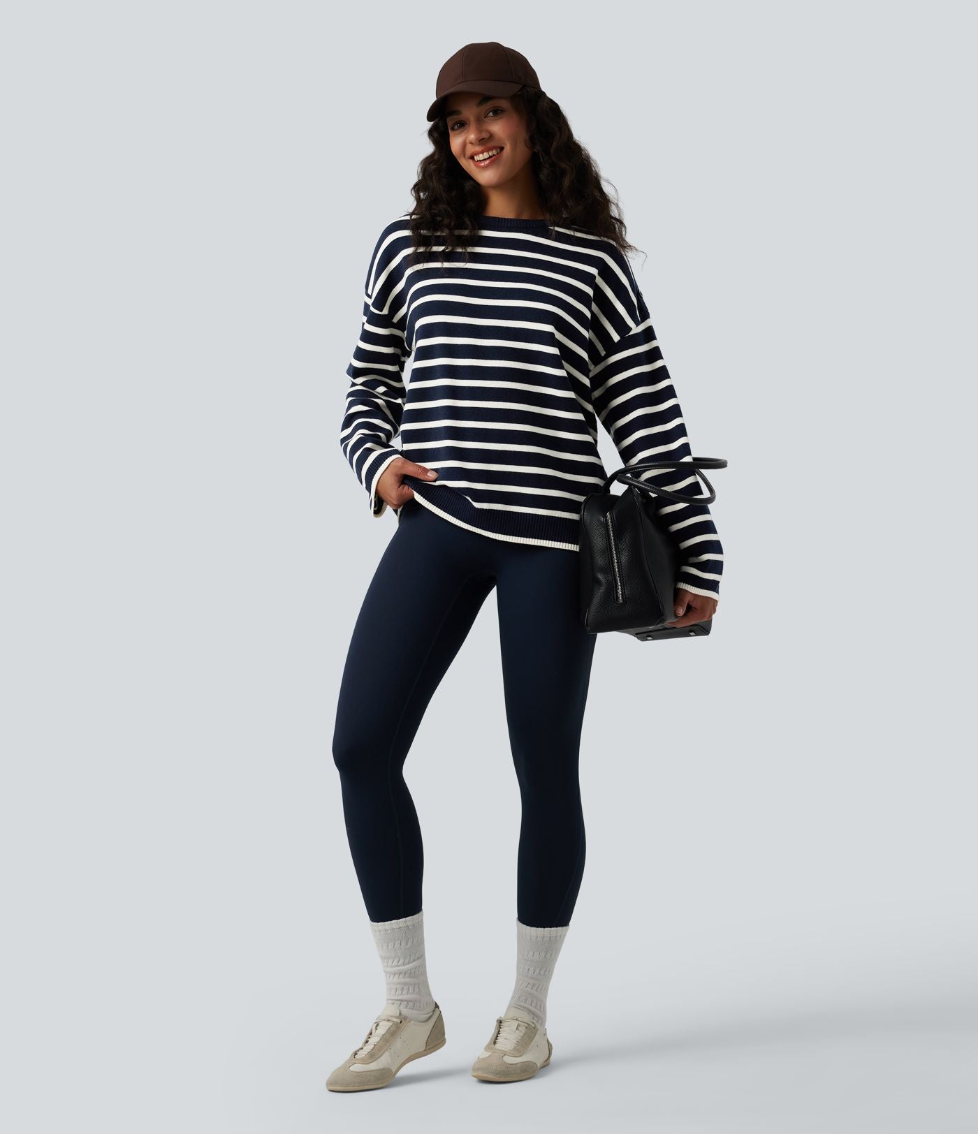 Pull casual à rayures col rond, manches longues et boutons décoratifs