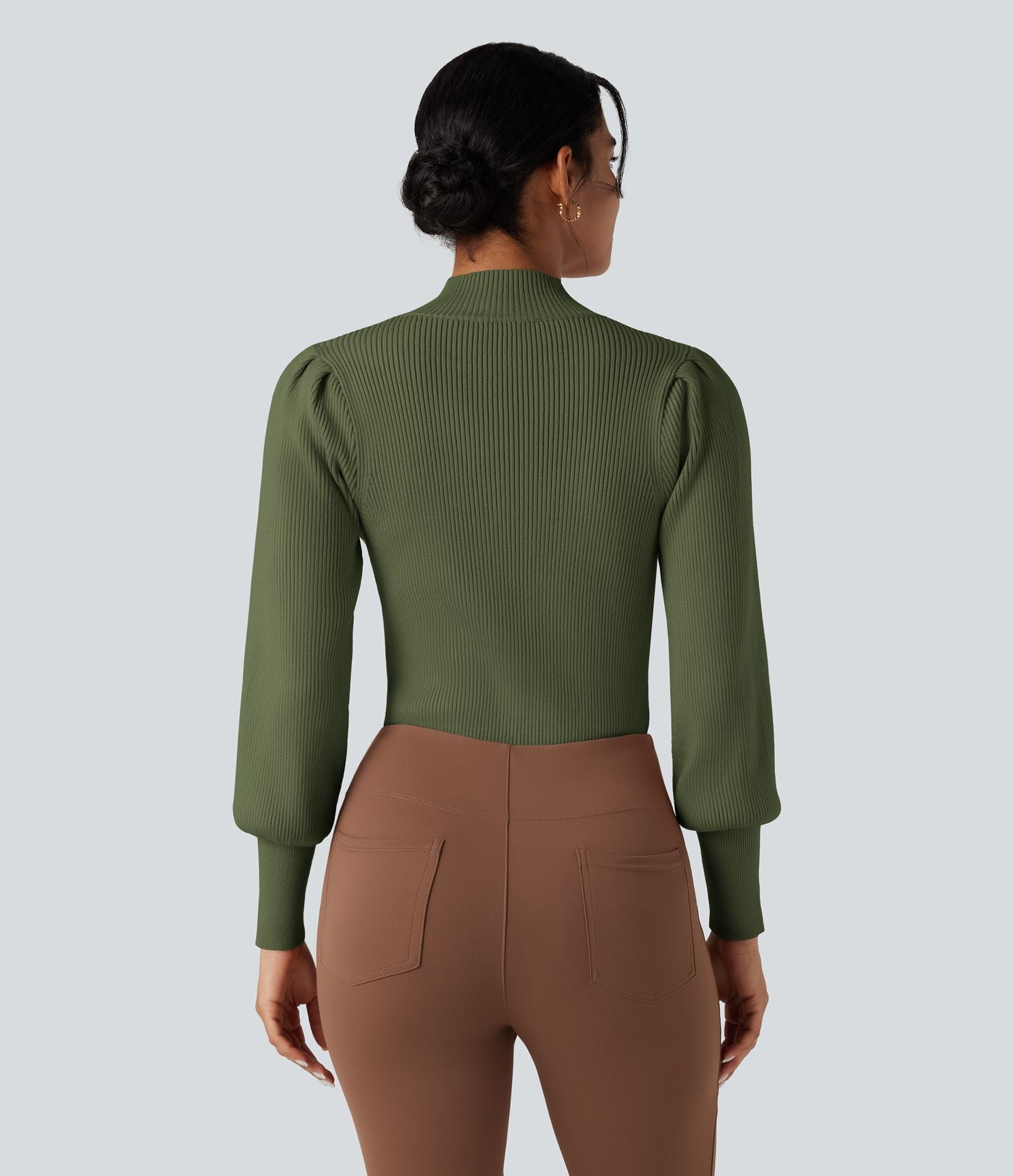 Pull col montant manches bouffantes longues