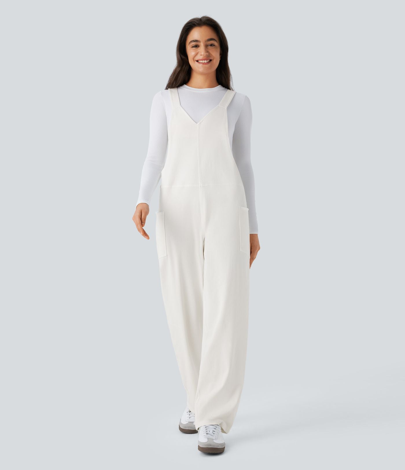 Salopette décontractée Halara Flex™ en denim extensible délavé, col V et poches latérales