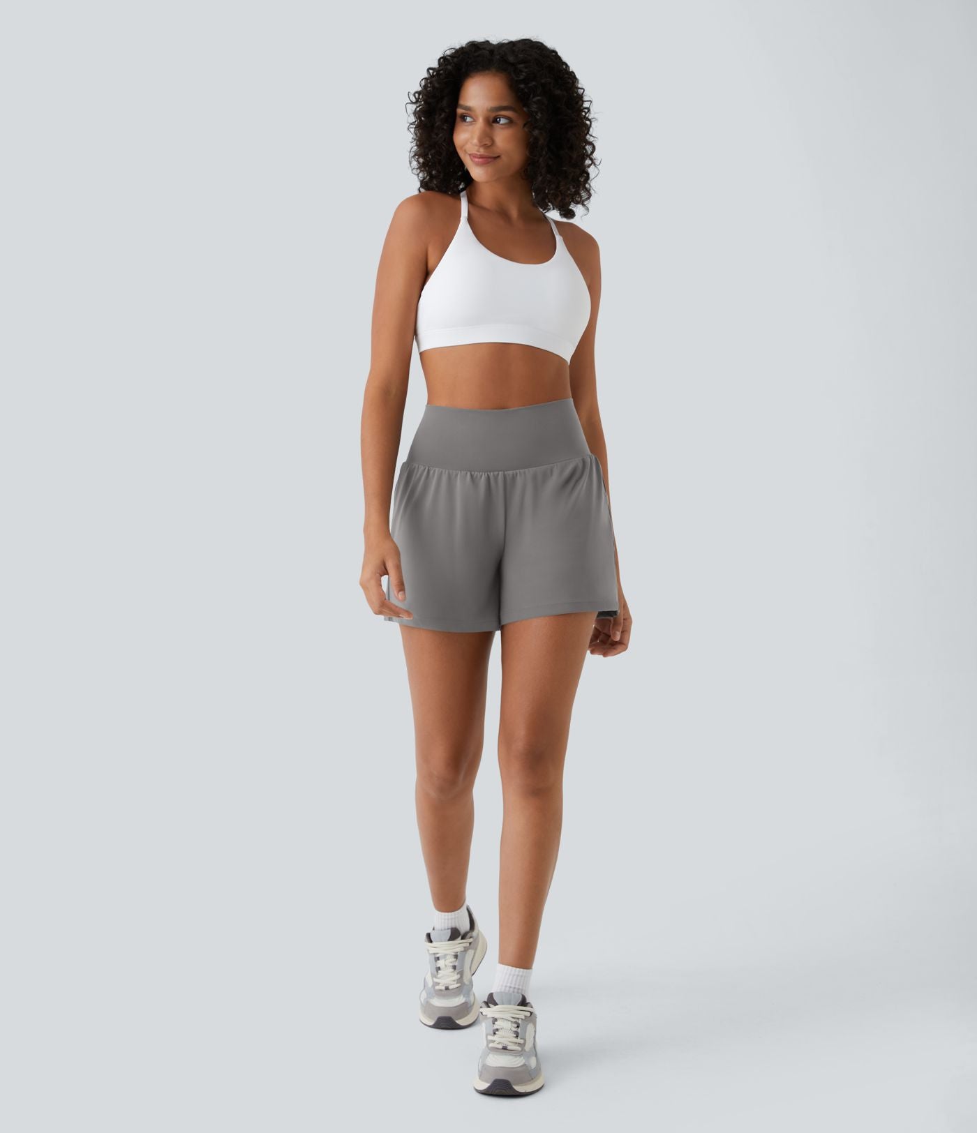 Short yoga 2-en-1 SoftlyZero™ Airy effet frais InstantCool taille très haute 12,5 cm avec poches, longueur allongée