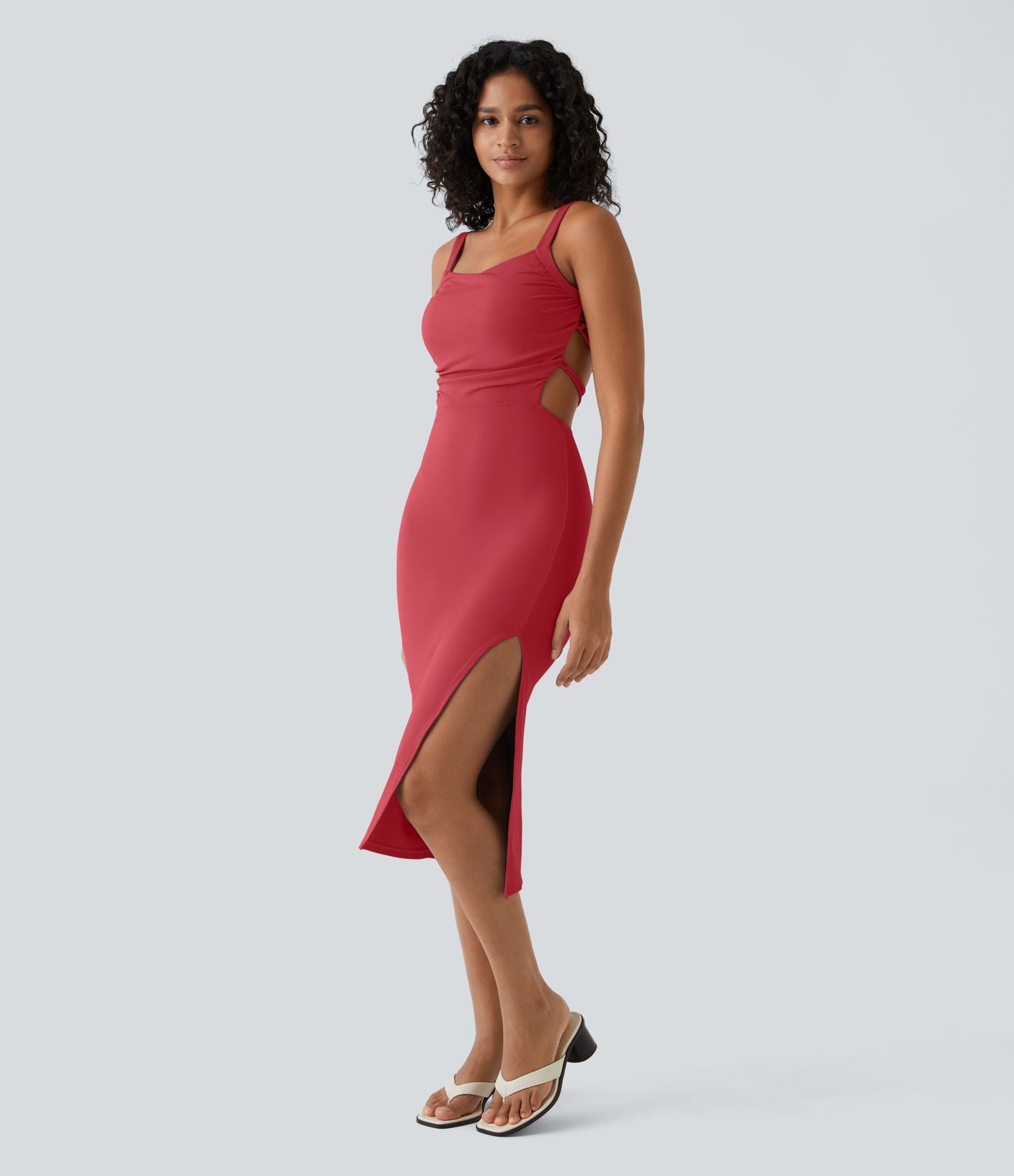 Robe midi laquée fendue, brassière intégrée, dos nu croisé