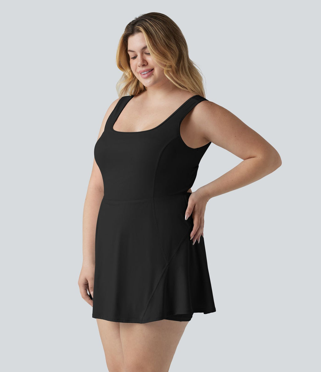 Robe de sport mini grande taille SoftlyZero™ Airy à col U avec brassière intégrée 2-en-1 effet frais InstantCool avec poches, accès facile Easy Peasy