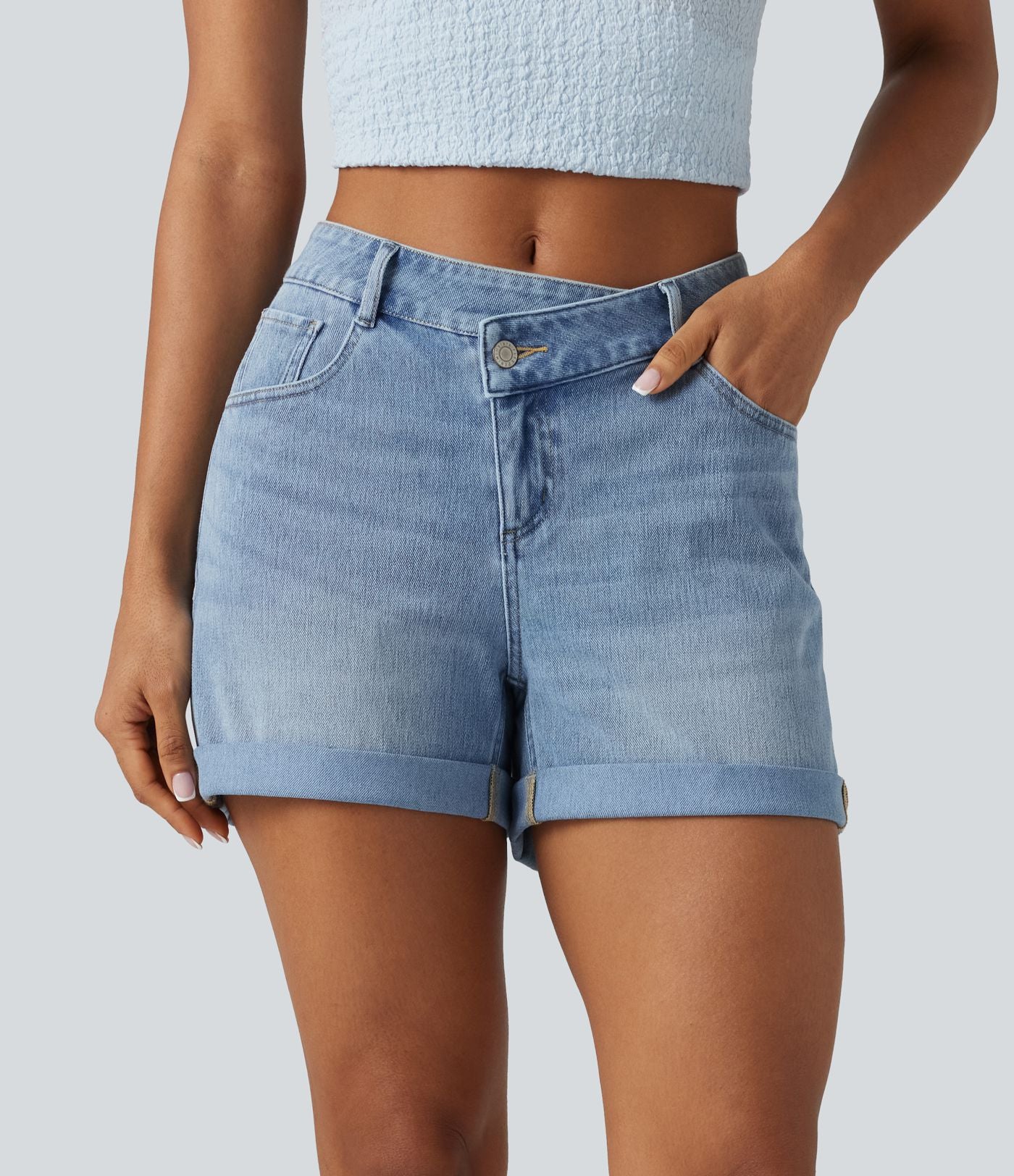 Short denim décontracté Halara Flex™ asymétrique délavé taille haute ourlet roulotté avec poches