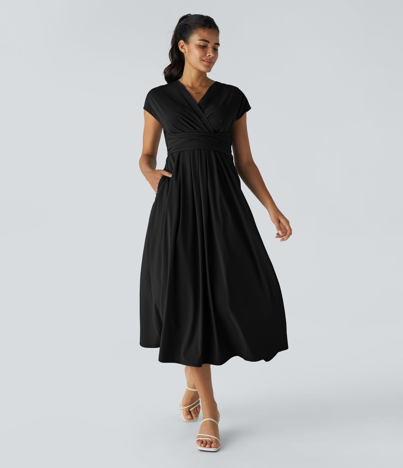 Breezeful™ Robe Mi-Longue Col en V Manches Courtes Poche Latérale Nouée au Dos Séchage Rapide