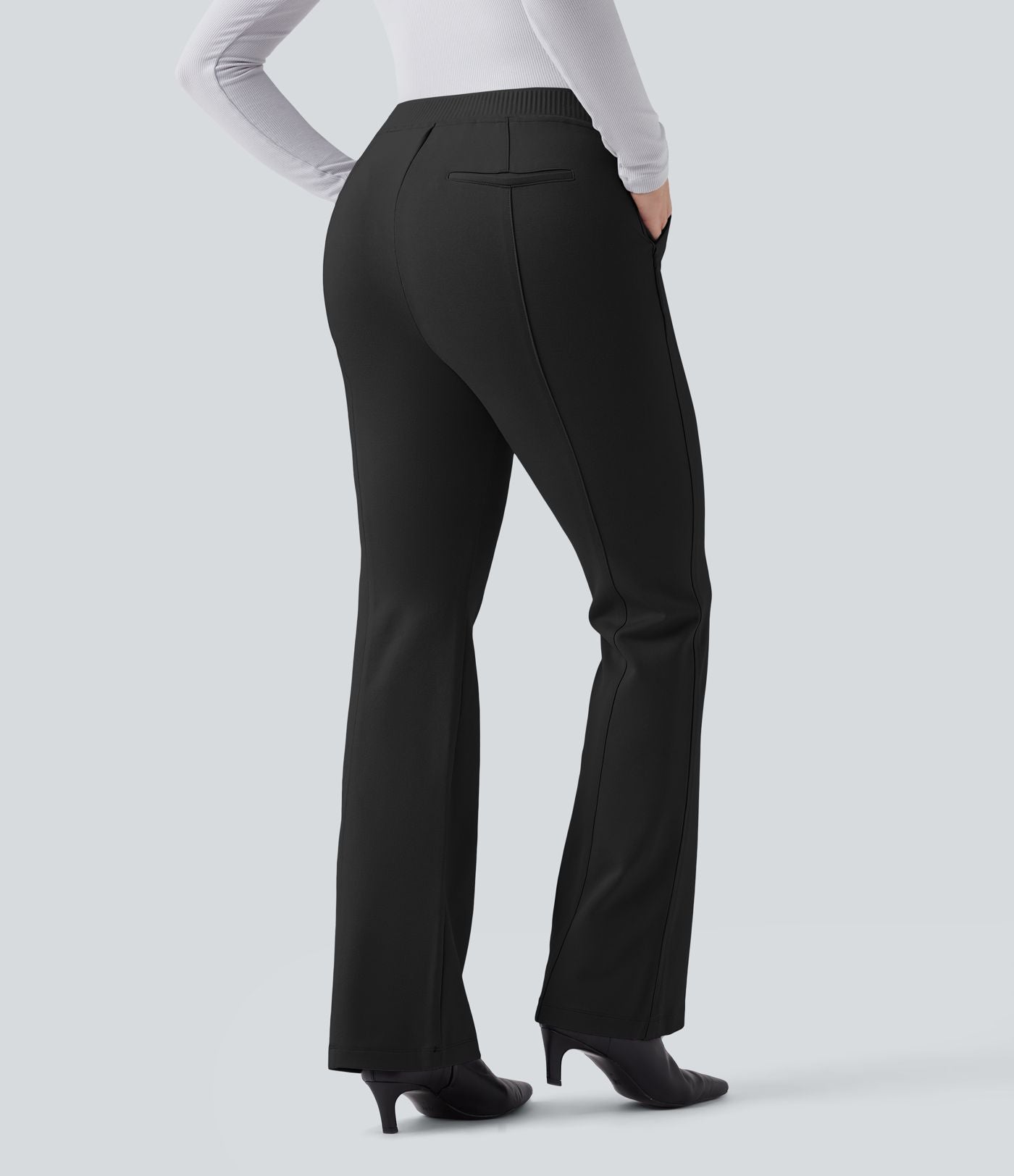 Pantalon tailleur évasé taille haute avec poches