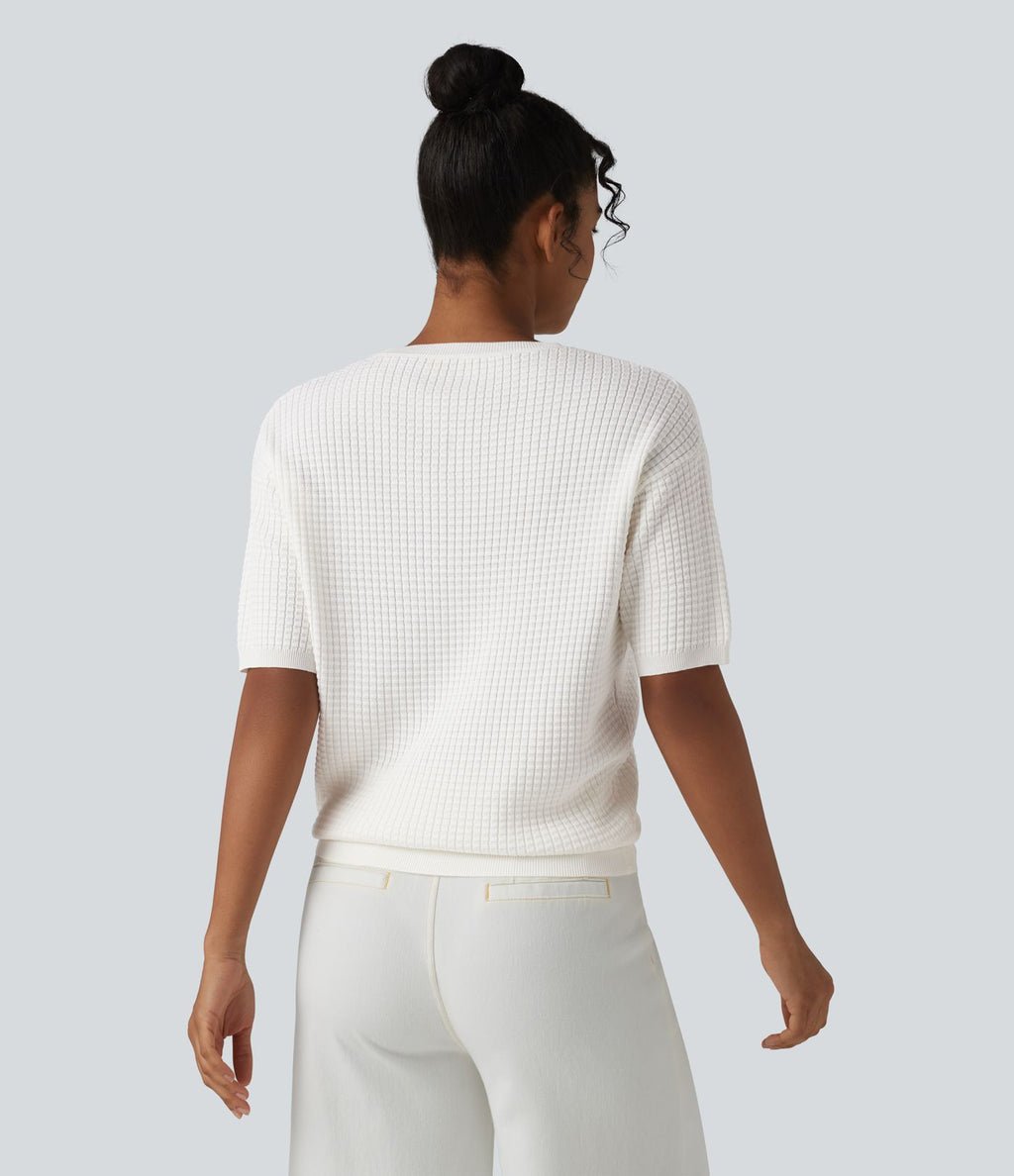 Pull col rond manches courtes en tissu gaufré