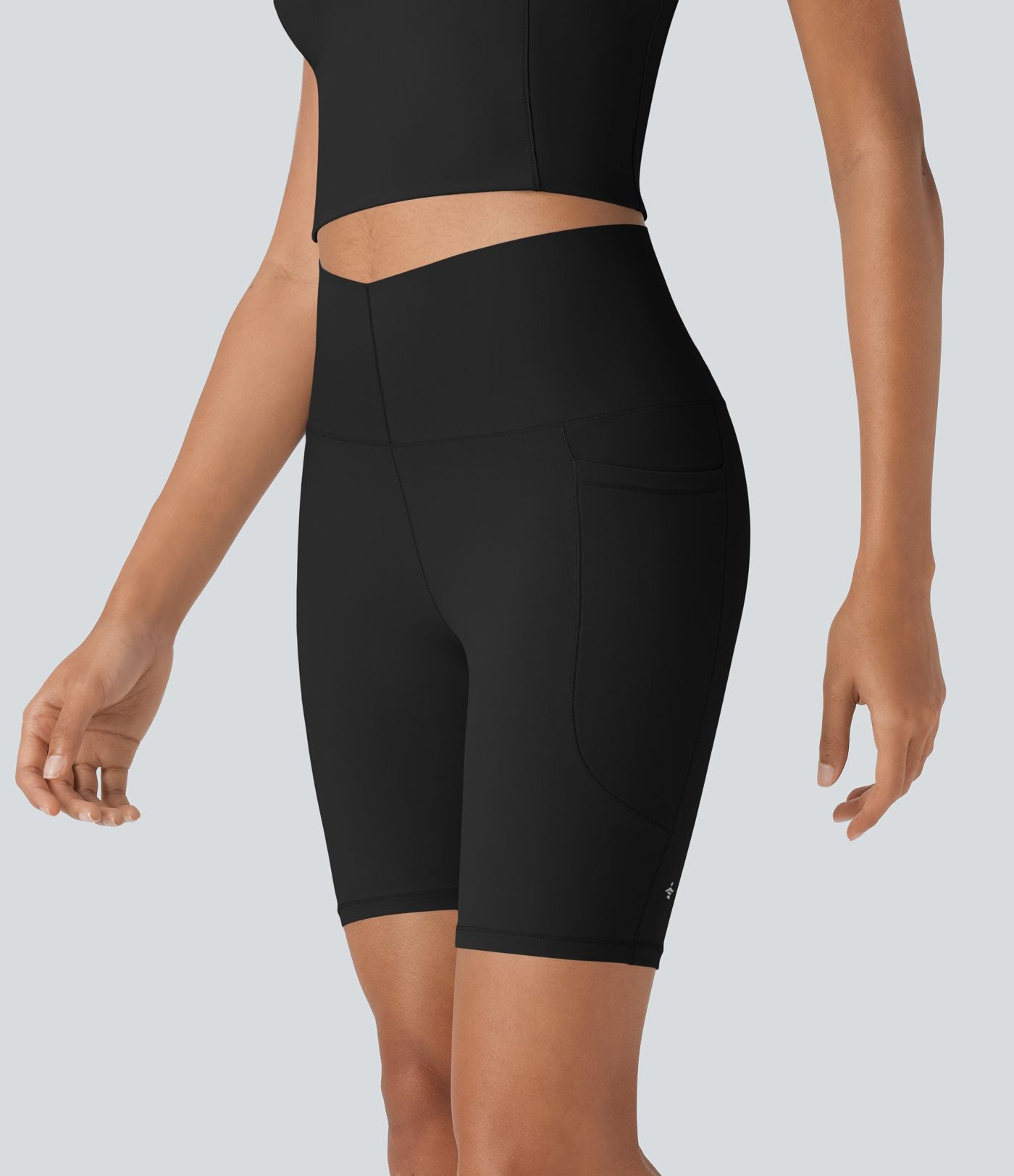 Short cycliste 7,5 cm d'entraînement gainant galbant taille haute avec effet scrunch et poches Halara UltraSculpt™