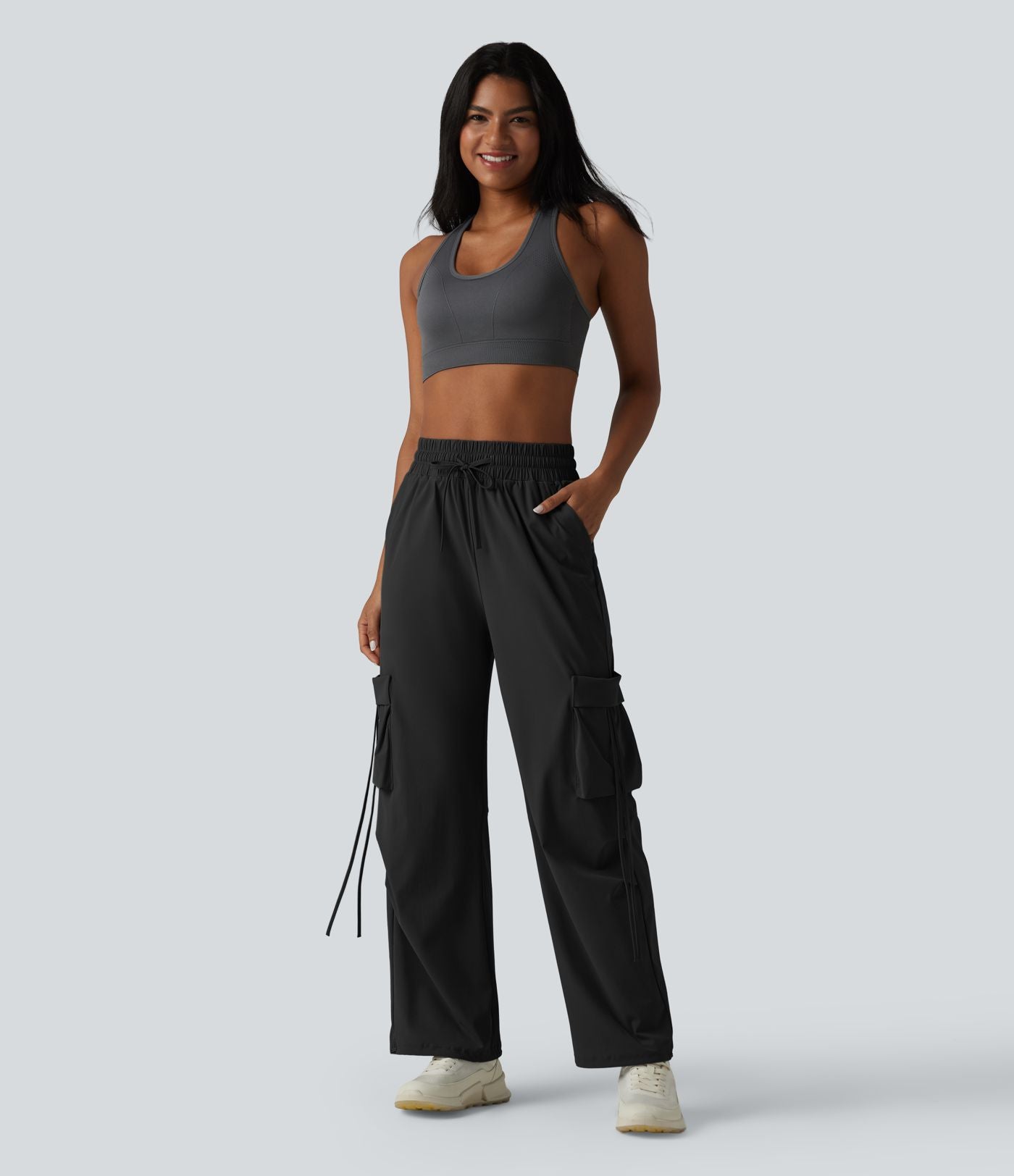 Pantalon cargo large fluide d'entraînement taille haute avec cordon de serrage, séchage rapide, à effet frais InstantCool et poches, protection solaire UPF40+