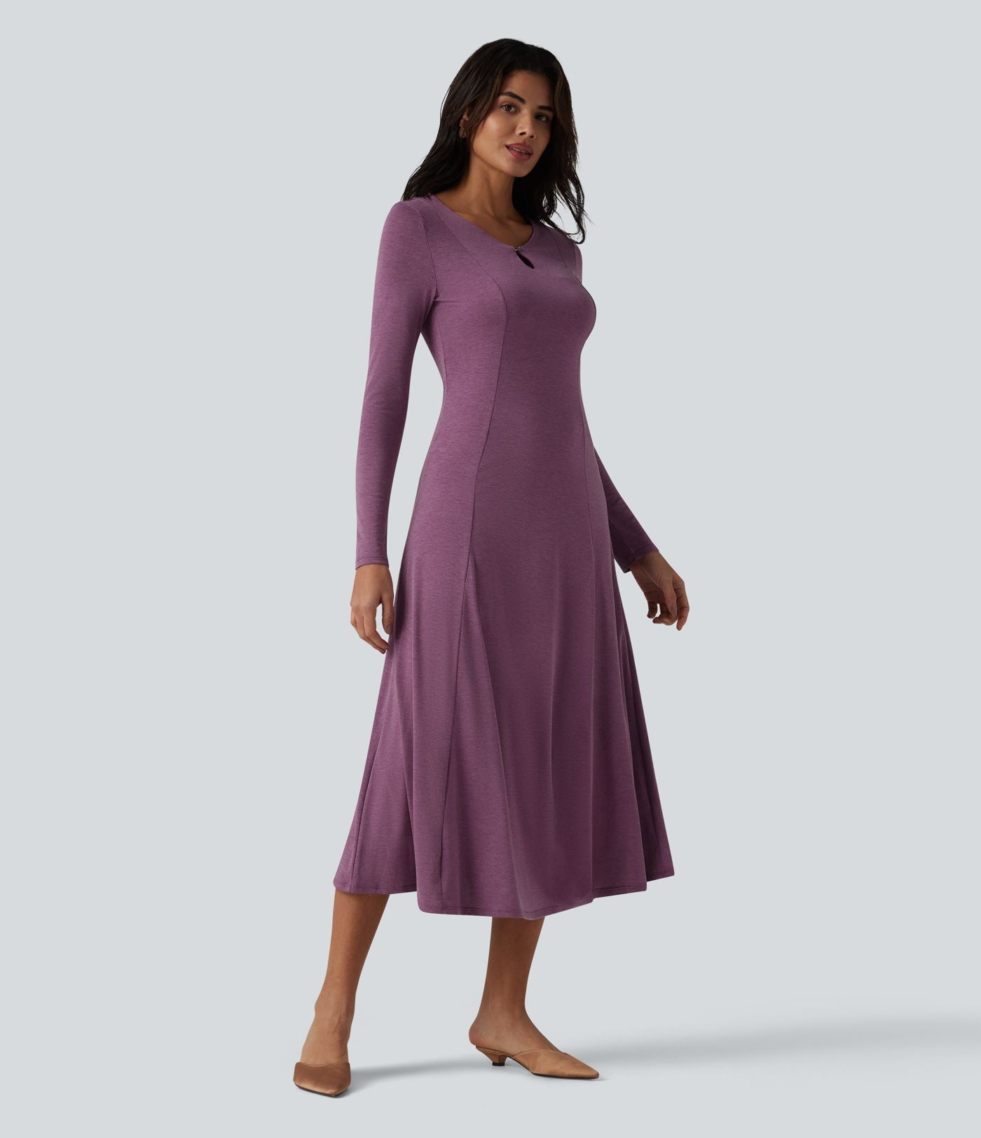 Robe midi à manches longues avec découpes