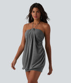 Robe mini moulante à dos nu et brassière intégrée