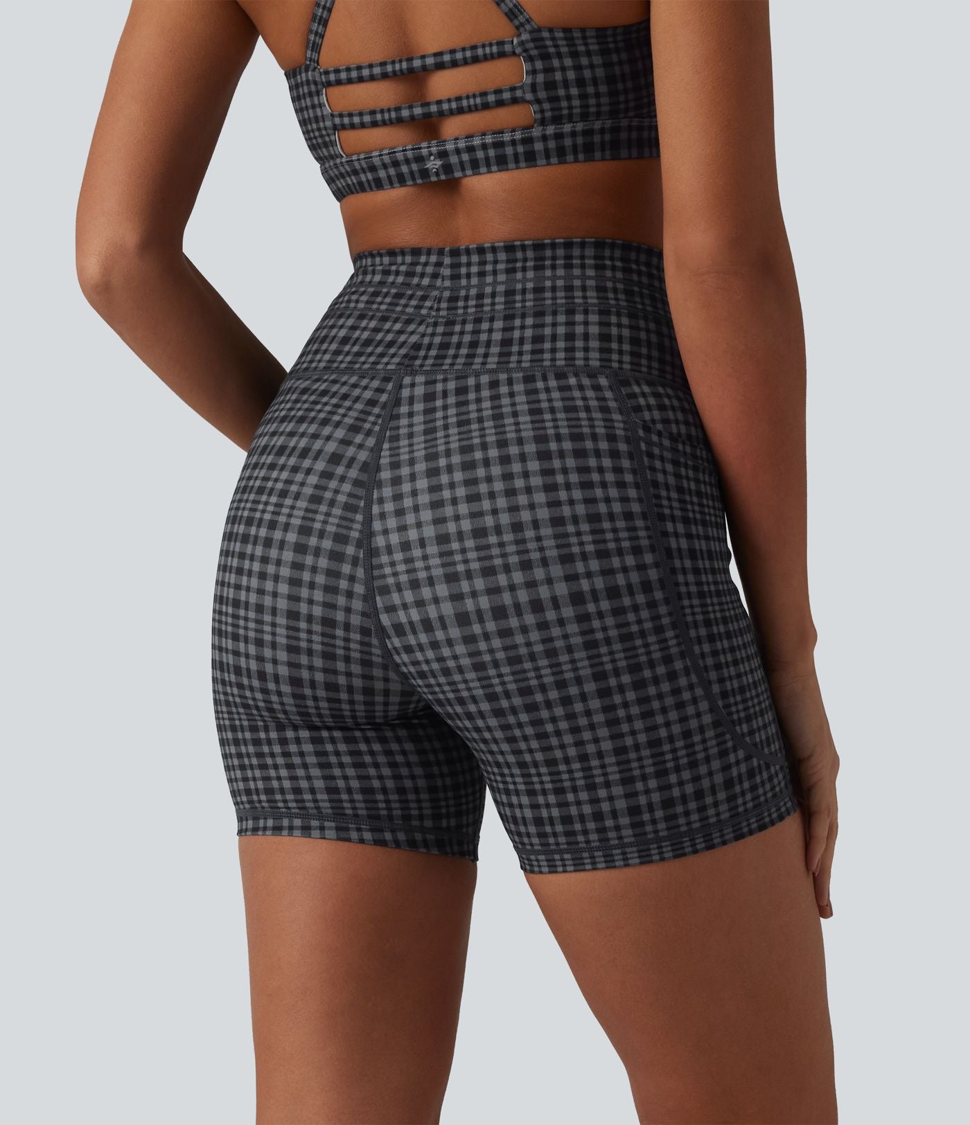 Halara UltraSculpt™ Short de cycliste yoga à carreaux taille haute 12,5 cm avec cordon de serrage et poches