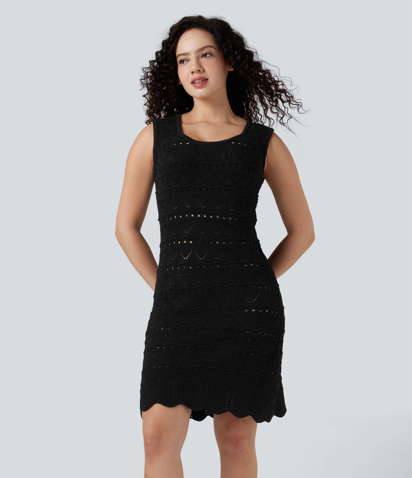 Robe pull courte col U sans manches tricot ajouré ourlet festonné