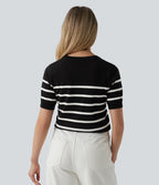 Pull tailleur col rond à manches courtes et rayures