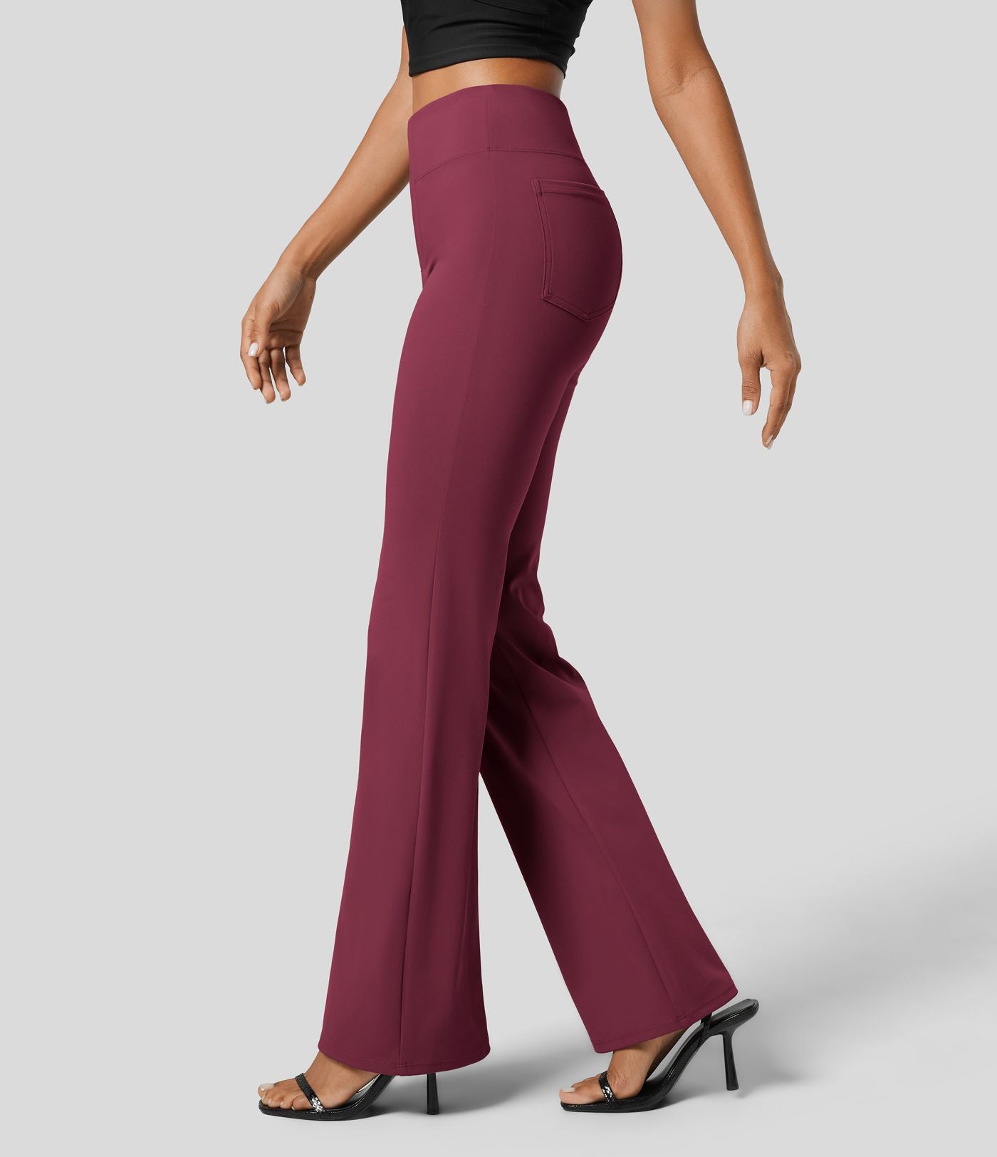 Pantalon tailleur légèrement évasé taille haute avec poches arrière Halara Flex™