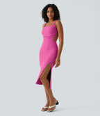Robe midi laquée fendue, brassière intégrée, dos nu croisé
