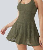 Robe-short 2-en-1 mini de danse active avec dos nu, détail torsadé, dentelle et poches-Easy Peasy