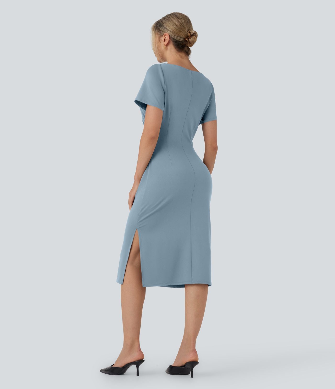 Robe tailleur mi-longue moulante manches courtes froncée