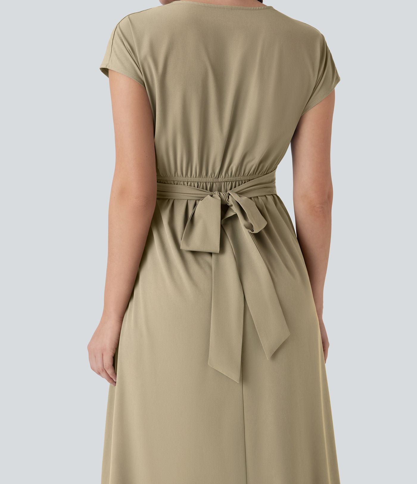 Robe midi Breezeful™ col V manches courtes à liens dans le dos séchage rapide avec poches latérales