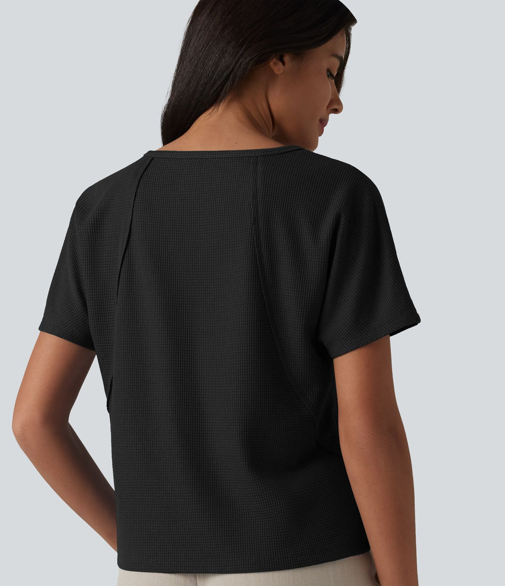 T-shirt casual en tissu gaufré à encolure cœur et manches courtes