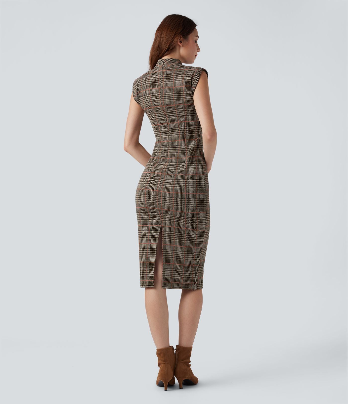 Robe de travail midi moulante sans manches col montant pied-de-poule à carreaux