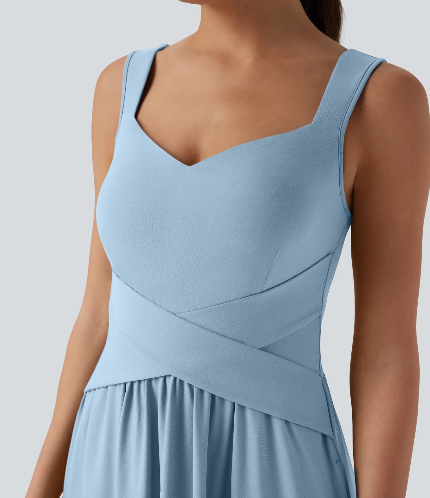 Robe maxi fluide dos nu, avec brassière intégrée et poches