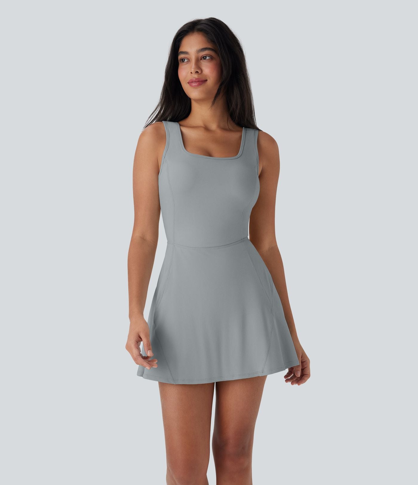Robe SoftlyZero™ Airy de danse mini 2-en-1 dos nu, col U, bretelles croisées, poches latérales et effet frais InstantCool, accès facile Easy Peasy