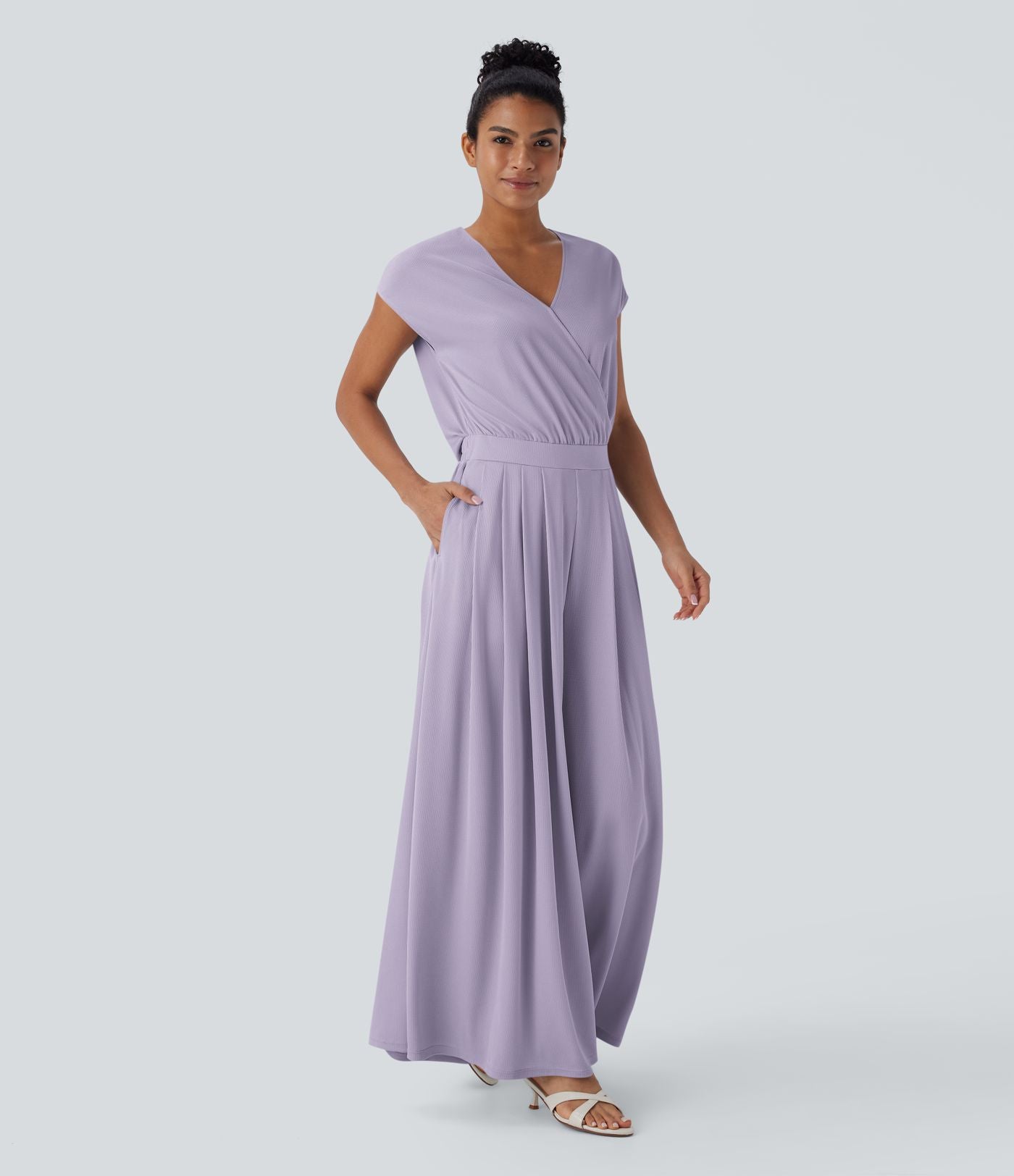 Combinaison fluide en tissu gaufré, col V, manches courtes, jambes larges et poches latérales - Easy Peasy Edition