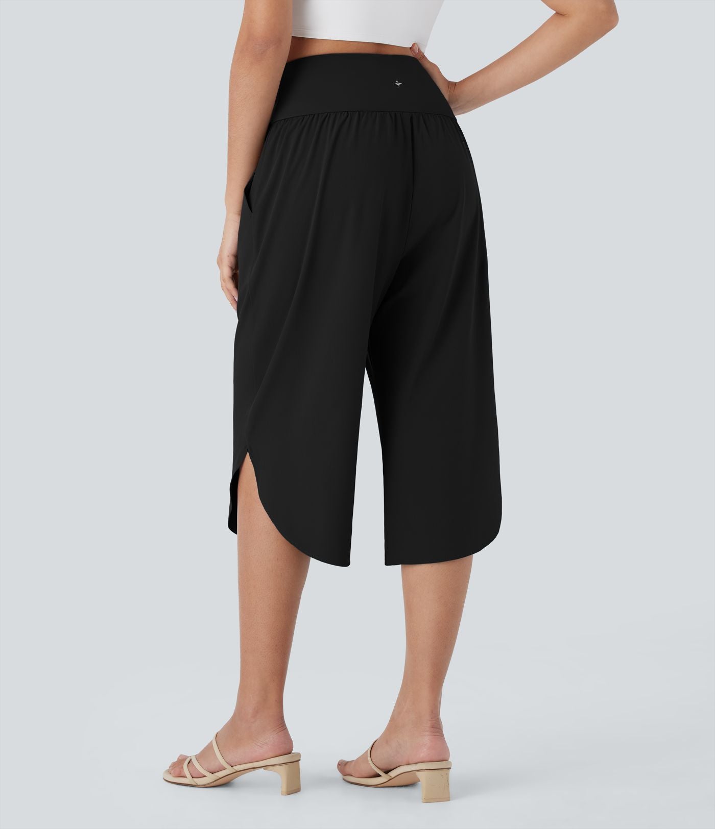 Pantalon capri de vacances Breezeful™ taille haute croisée avec poches latérales, fente et séchage rapide
