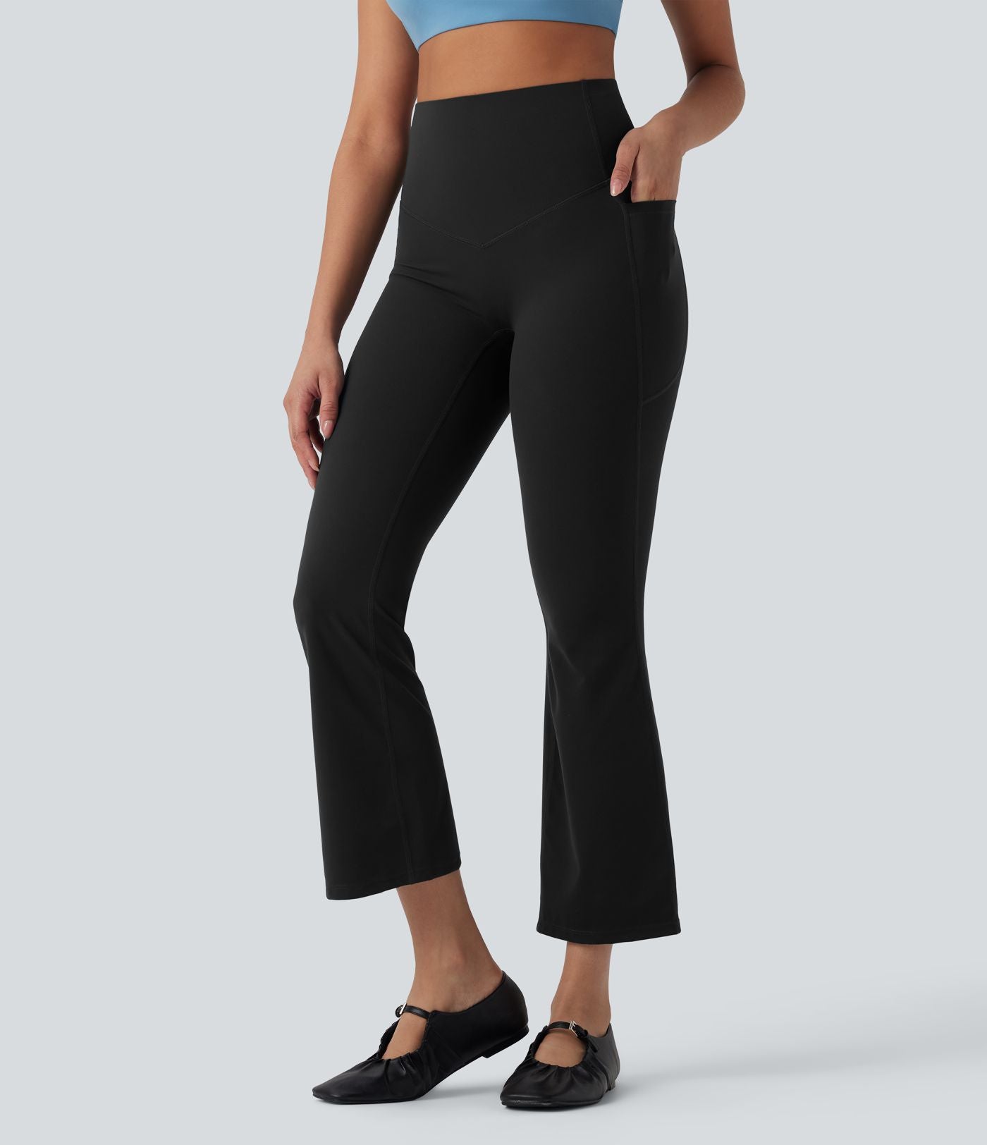 Pantalon 7/8 de yoga à coupe bootcut gainant taille haute avec poches Halara UltraSculpt™